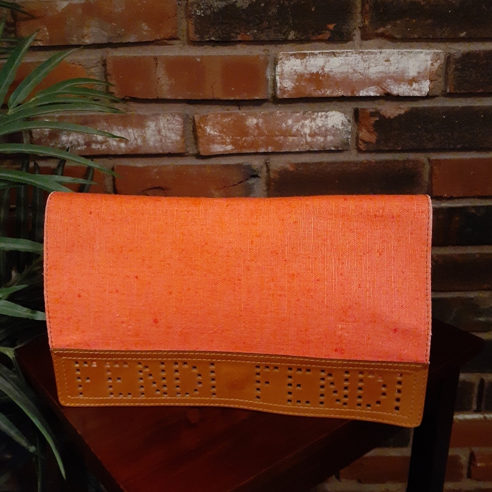 FENDI CLUTCH